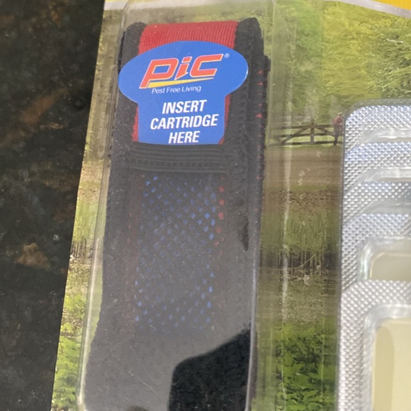 NIP Set of 2 Mosquito Repellent Wrist Band, DEET-Free - Picture 2 of 4